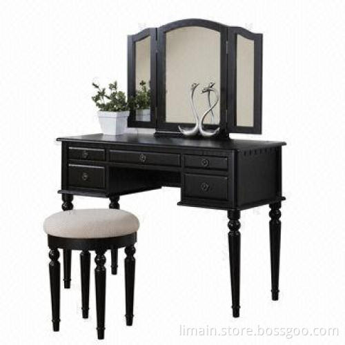 Bedroom Dresser, Made of Wood and Fabric Materials
